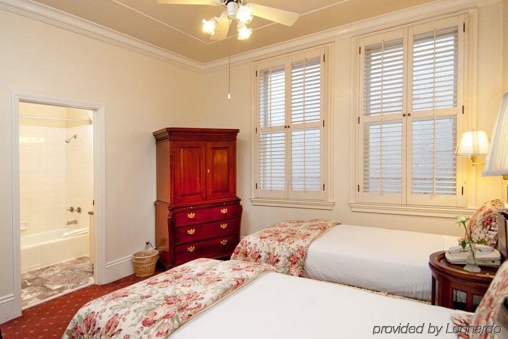 The Monterey Hotel Bilik gambar